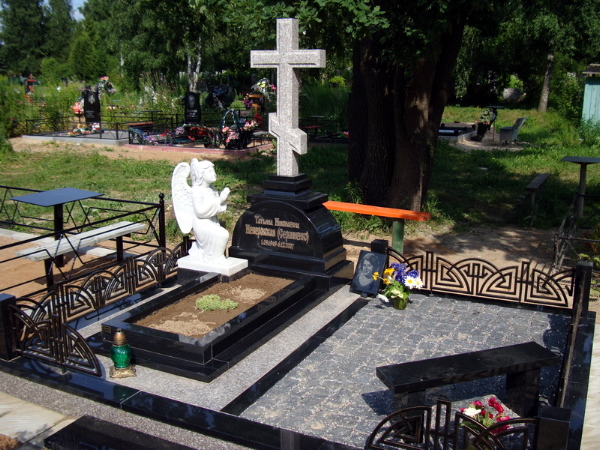 memori pamyatnik na mogilu v vide angela v minske i belarusi ritorg.by