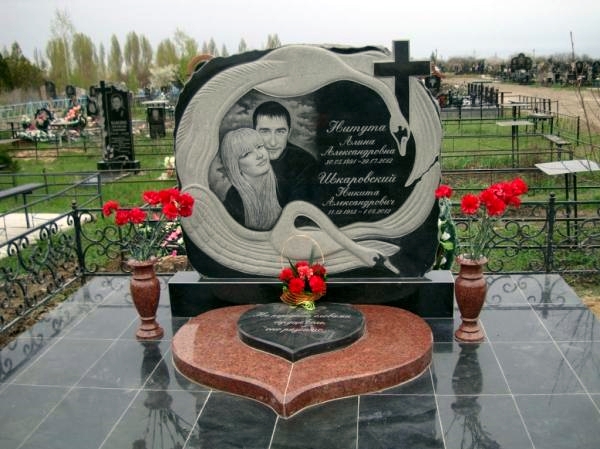 nadgrobnye pamyatniki iz granita dlya suprugov foto ritorg