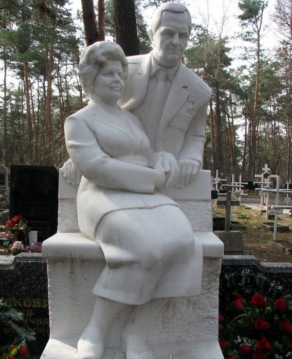 ritualnye skulptury i pamyatniki na mogilu v belarusi ritorg.by