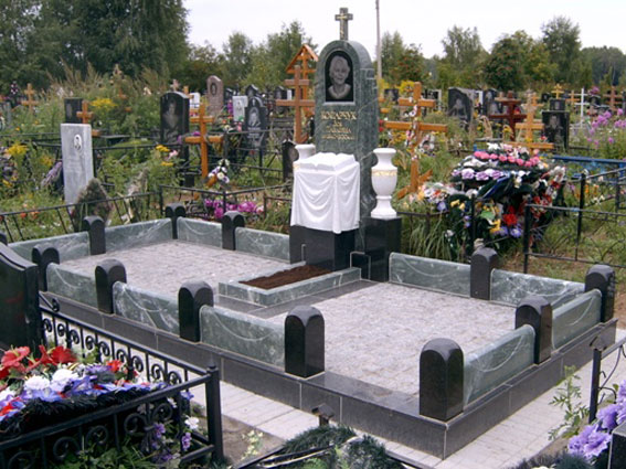 комбинированная ограда из серого гранита ограда из серого гранита