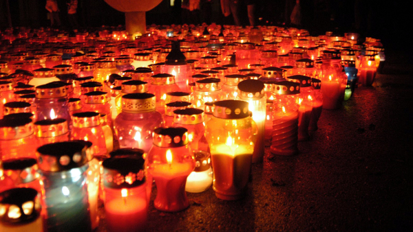 svechi den vsekh svyatykh 1 noyabrya u katolicheskoj tserkvi ritorg.by