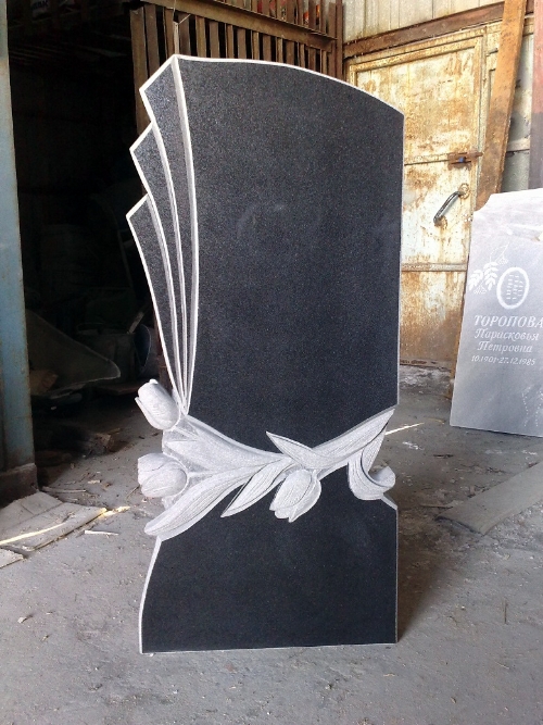 tulpan veer pamyatnik s tyulpanom v forme veera iz granita v minske v belarusi ritorg.by